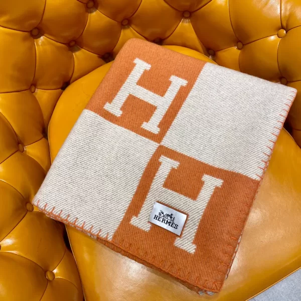 Hermès Avalon Throw Blanket – Écru / Potiron