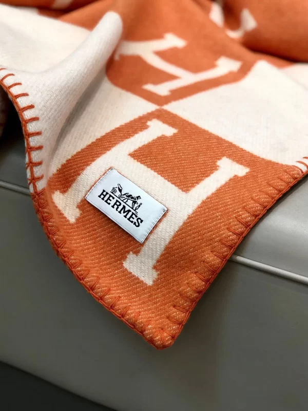 Hermès Avalon Throw Blanket – Écru / Potiron