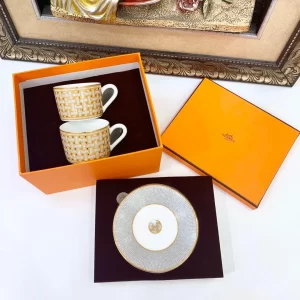 hermès Mosaique au 24 Gold Tea Cups and Saucers set