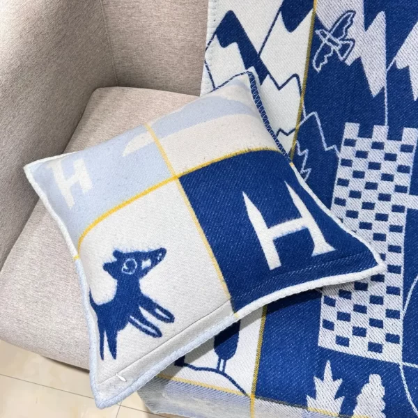hermès Avalon Épopée Pillow and blanket-Bleu Paon / Céladon